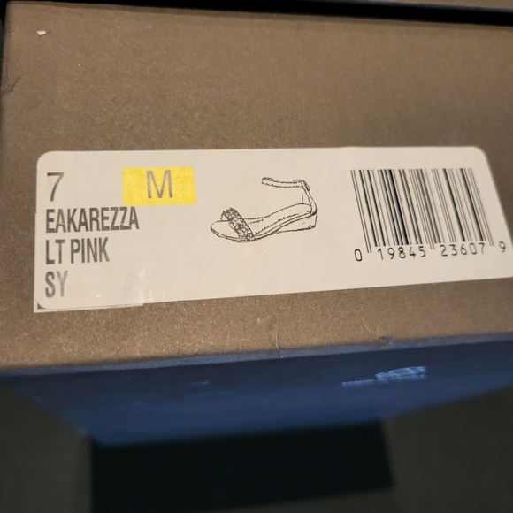 Enzo Angelini beautiful light pink Wedge rhinestone sandal. - Picture 3 of 8